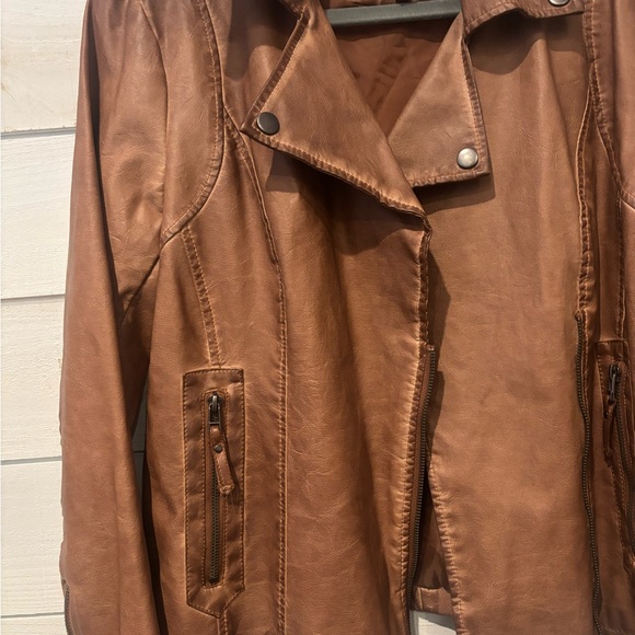 Max Studio Tan Faux Leather Women's Jacket in Great condition! - Picture 5 of 16